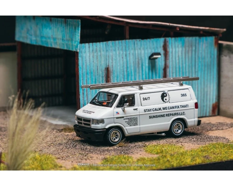 Tarmac Works Dodge Van New York Sunshine T64G-032-NYS