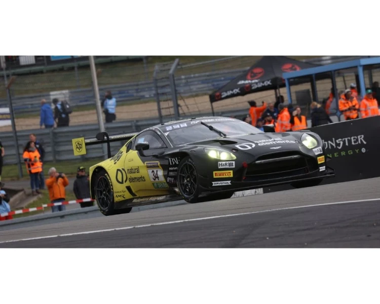 Spark Aston Martin Vantage AMR GT3 EVO #34 Walkenhorst Motorsport 24h Nurburgring Black Yellow 64S190