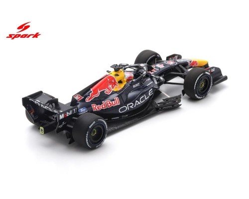 Spark Oracle Red Bull Racing RB22 #3 Max Verstappen 64S144