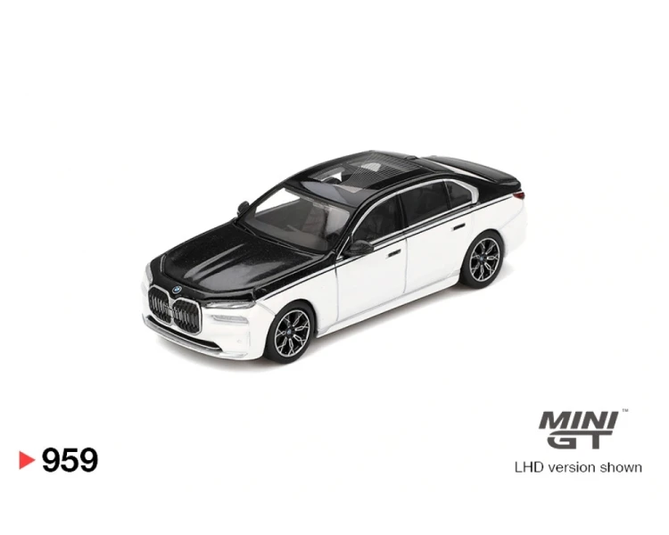 Mini GT #959 BMW i7 xDrive60 Alpine White Black Sapphire MGT00959
