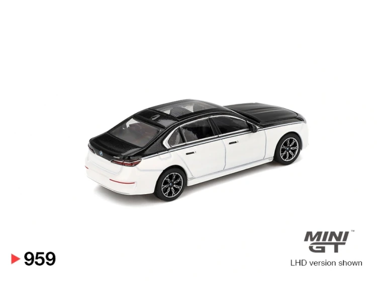 Mini GT #959 BMW i7 xDrive60 Alpine White Black Sapphire MGT00959