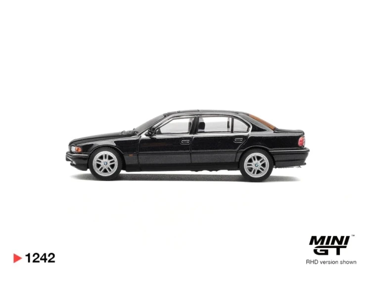 Mini GT #1242 BMW 750iL E38 Black Sapphire MGT01242